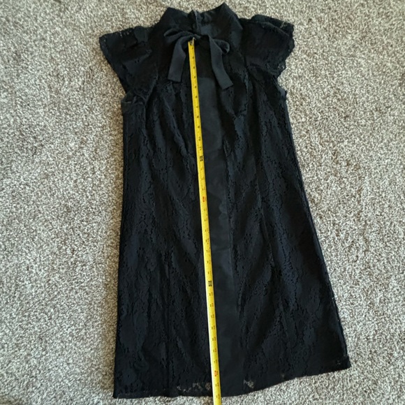 NANETTE LEPORE LACE BOW BLACK DRESS. Flutter Cap Sleeve. Size 4. Beautiful! - Picture 9 of 13